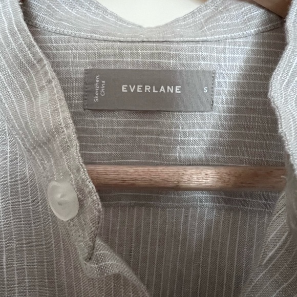 Lightweight button down - Picture 3 of 4